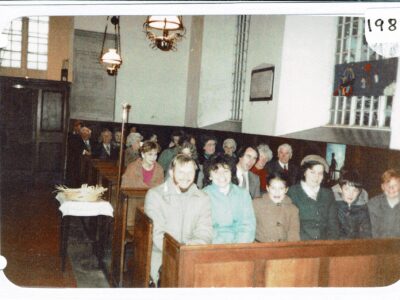 Dedication of kneelers
