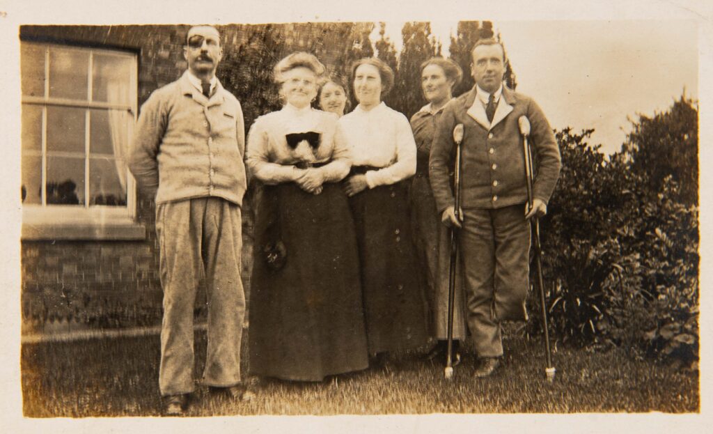 Injured Soldiers with Ladies Group