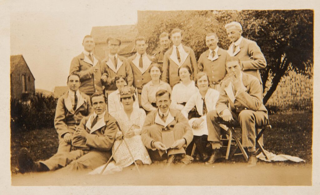 Soldiers with ladies group