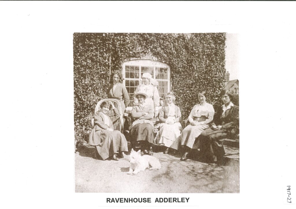 Group photo at Ravenhouse